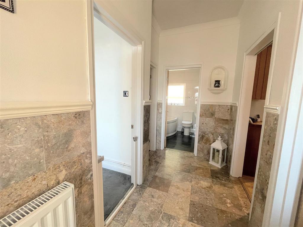 Park Drive, Skewen, Neath 3 bed semidetached house for sale £195,000