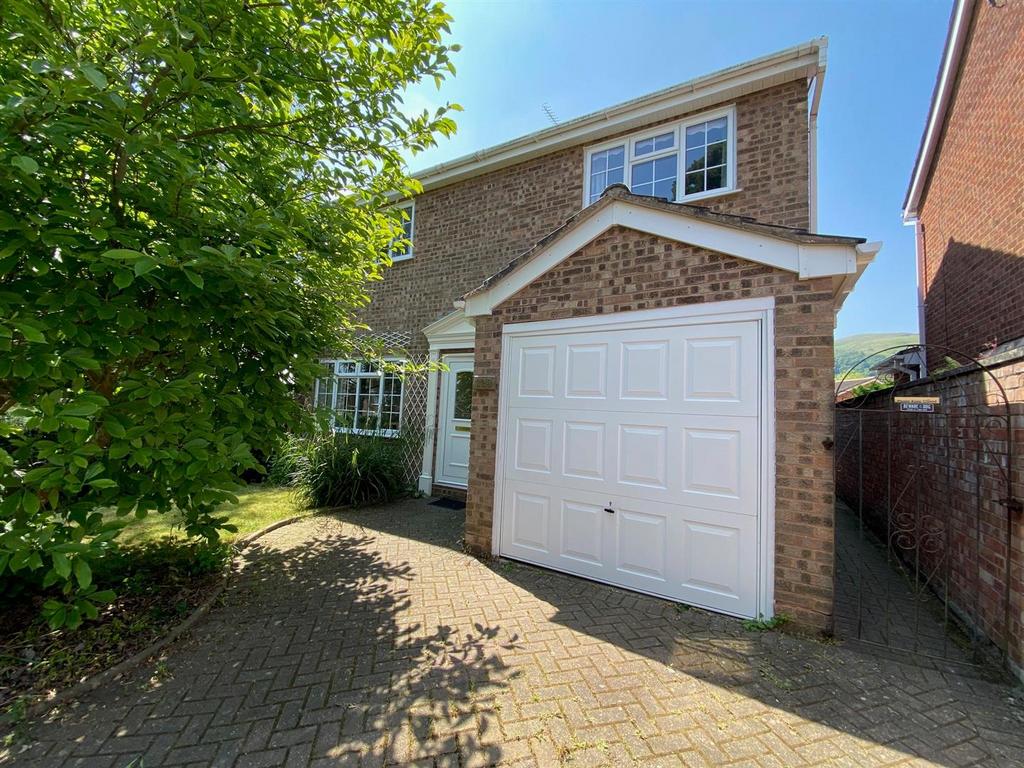 Tennyson Drive, Malvern 4 bed detached house £395,000