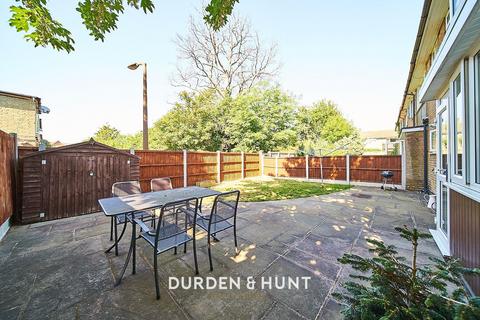 1 Florence Close, Hornchurch, RM12 6LD