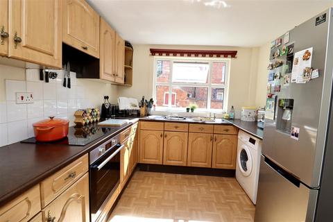 8 Church Close, Market Weighton, York, YO43 3BD