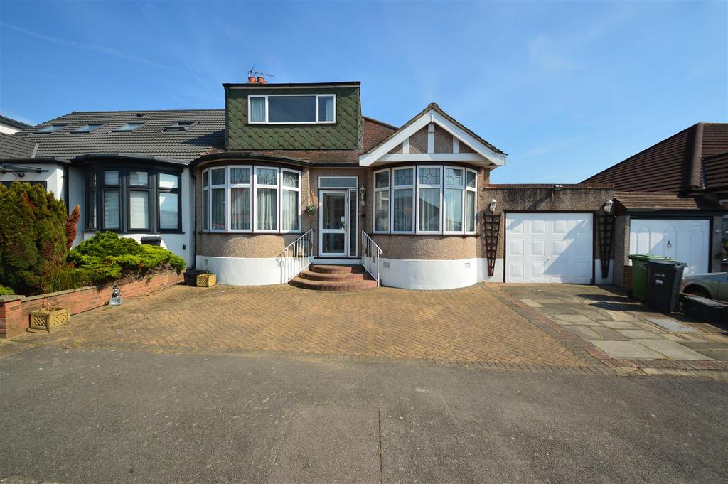 Leigh Avenue, Redbridge, IG4 5PH 4 bed semidetached bungalow for sale
