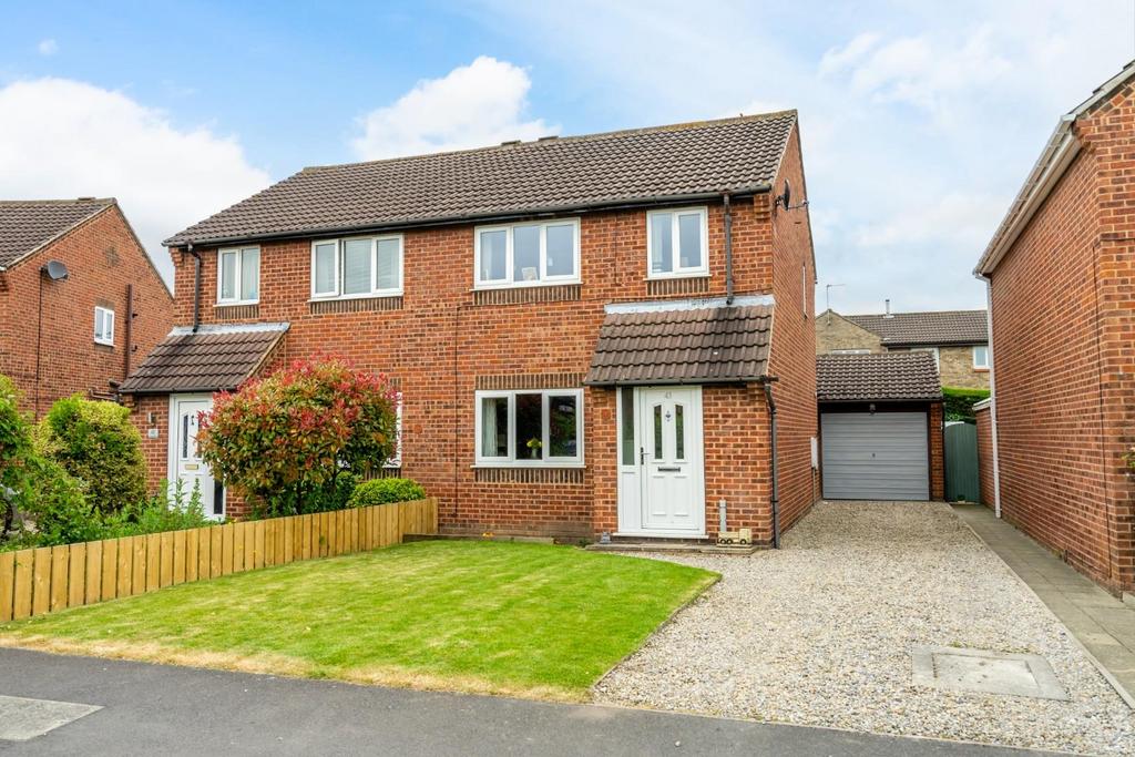 Riverside Walk, Strensall, York 3 bed semidetached house for sale £