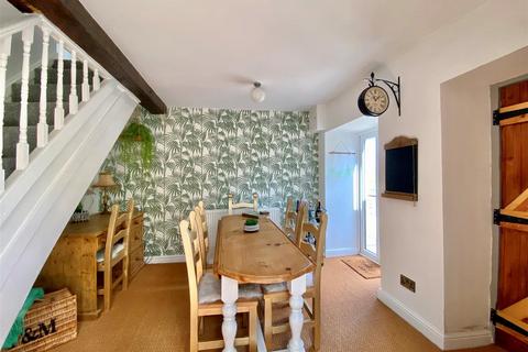 241 Buxton Road, Furness Vale, High Peak, SK23 7PZ