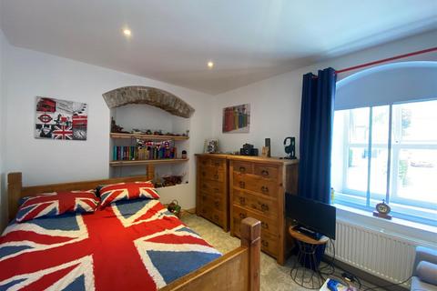 241 Buxton Road, Furness Vale, High Peak, SK23 7PZ
