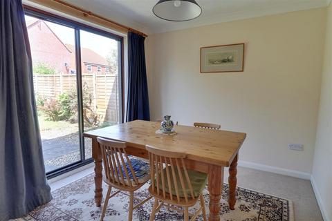 6 Daffodil Close, Abbeymead, Gloucester, GL4 4AF