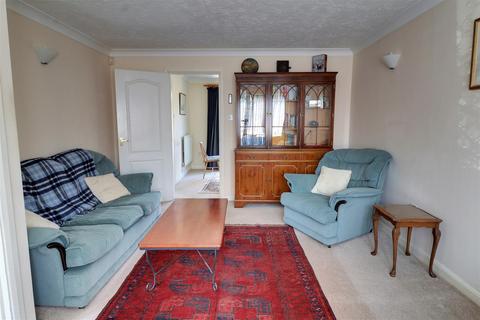6 Daffodil Close, Abbeymead, Gloucester, GL4 4AF