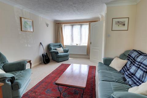 6 Daffodil Close, Abbeymead, Gloucester, GL4 4AF