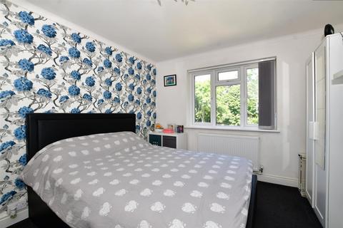 69 Guy Road, Wallington, SM6 7LZ