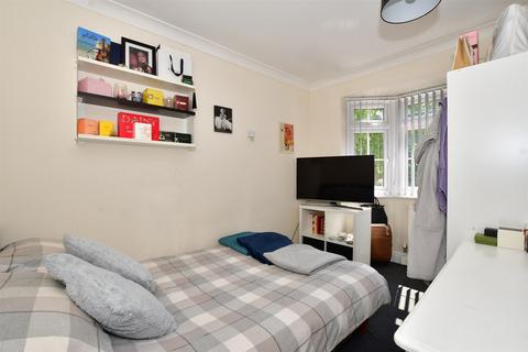 69 Guy Road, Wallington, SM6 7LZ