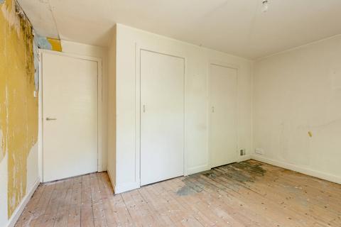 4 Abbeyhill Crescent, Edinburgh, EH8 8DZ