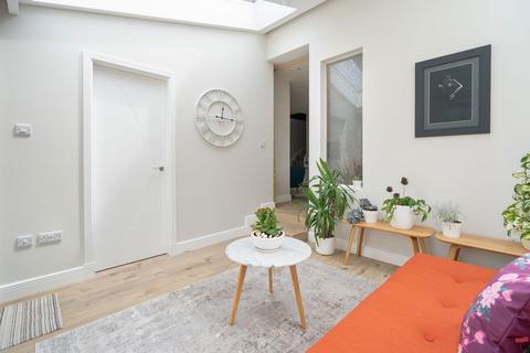 21 Eildon Terrace, Edinburgh, EH3 5NL
