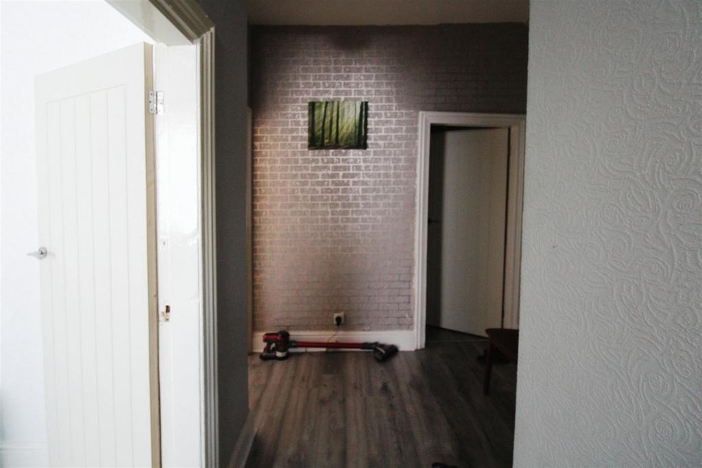 Dean Road, South Shields 2 bed flat for sale £68,000