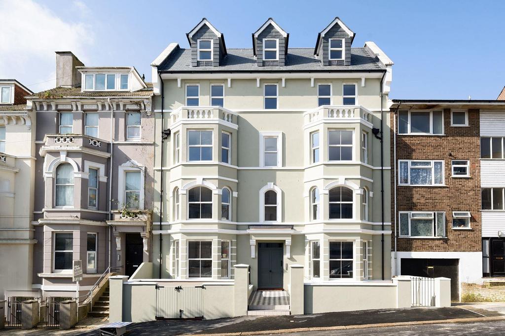 Stockleigh Road, St. LeonardsOnSea 2 bed flat £300,000