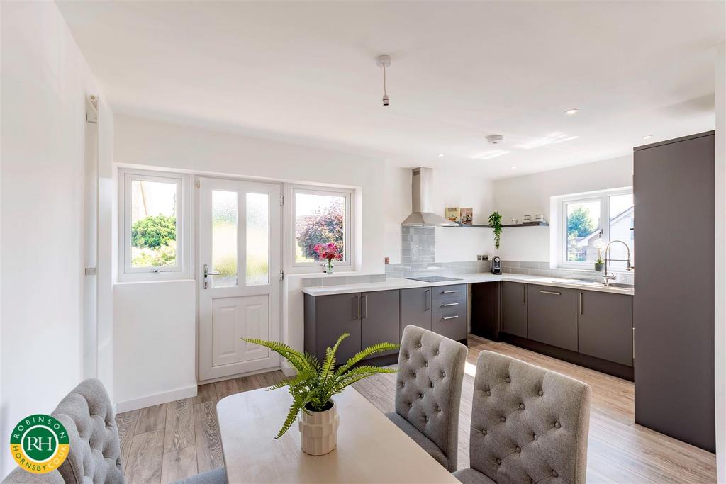 Dining kitchen