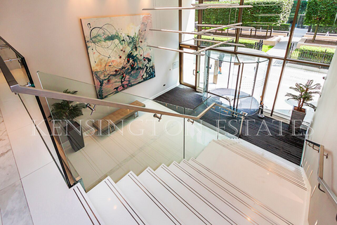 2 bedroom apartment to rent, Kensington High Street, London W14