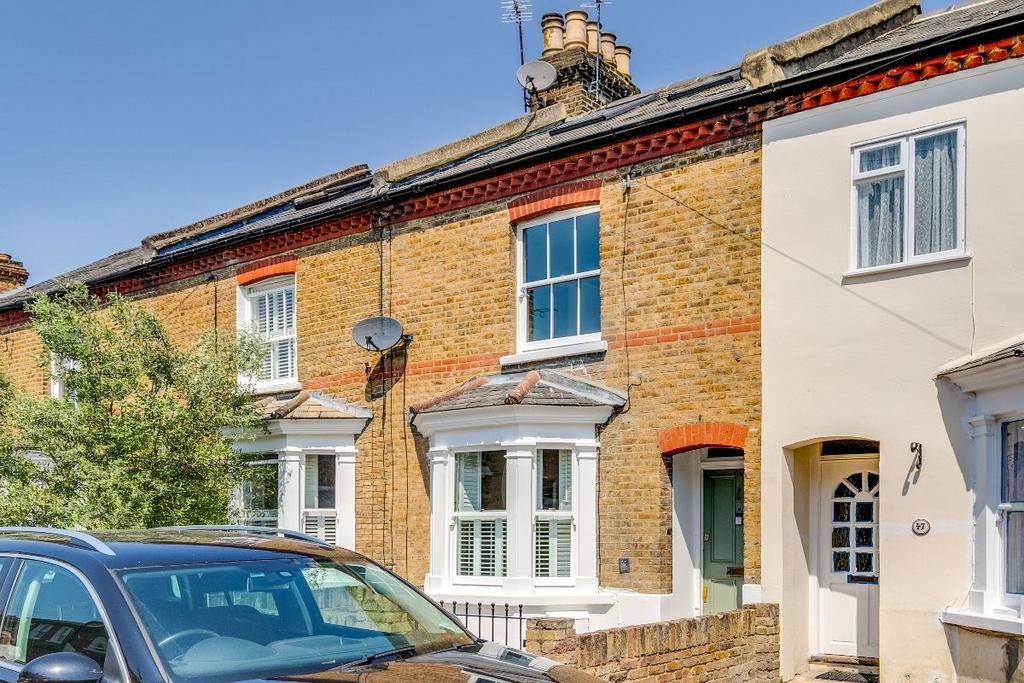 Heathfield South, Twickenham 3 bed terraced house to rent £3,600 pcm (£831 pw)