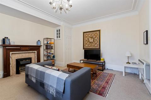 1 bedroom flat for sale, Grove Court, St John's Wood, NW8