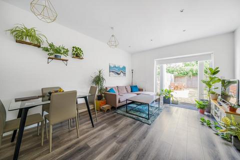 Flat 2, 39 Mill Hill Road, London, W3 8JE