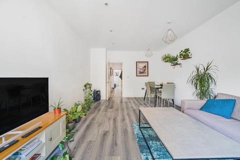Flat 2, 39 Mill Hill Road, London, W3 8JE