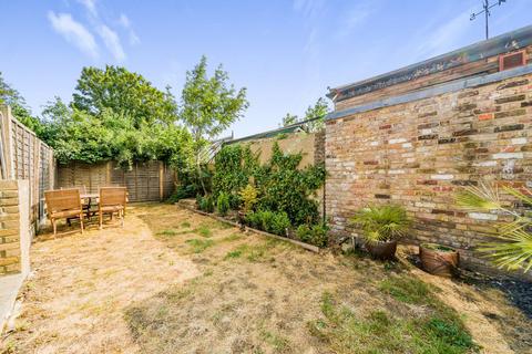Flat 2, 39 Mill Hill Road, London, W3 8JE