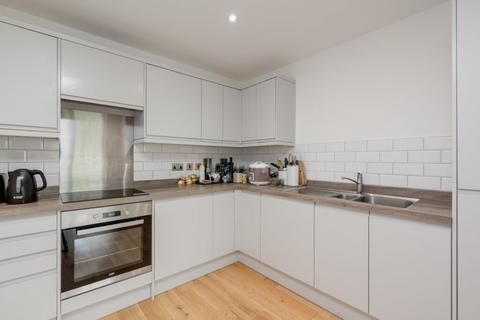 2 bedroom flat for sale, Flat 18, 1 Sunnybank Place, Edinburgh, EH7 5TJ