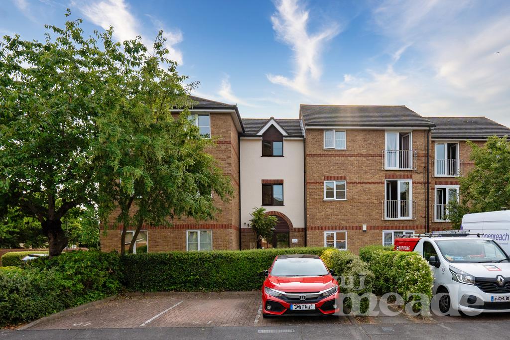 Beaufort Close, Chingford, E4 1 bed flat £215,000