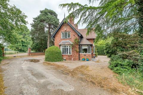 4 bedroom detached house for sale, Parkhall Lodge, Birmingham Road, Kidderminster, DY10 3NL