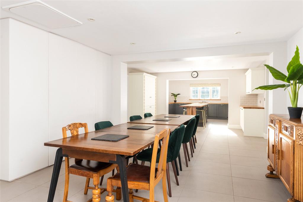 Kit/Break/Dining Rm