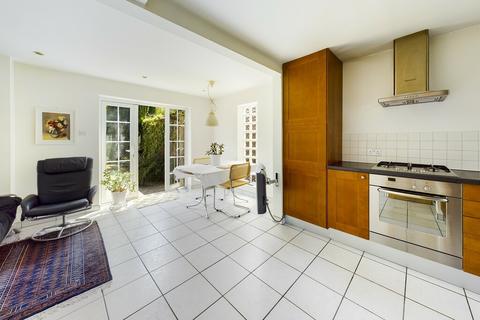 12 Lantree Crescent, Trumpington, Cambridge, CB2 9NJ