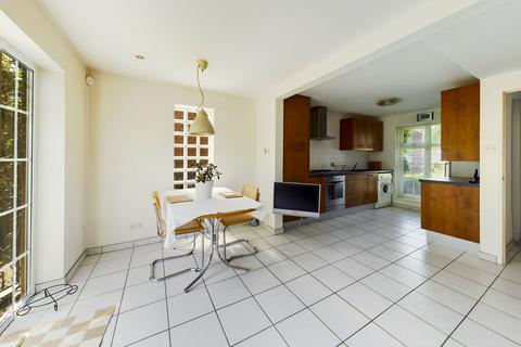 12 Lantree Crescent, Trumpington, Cambridge, CB2 9NJ