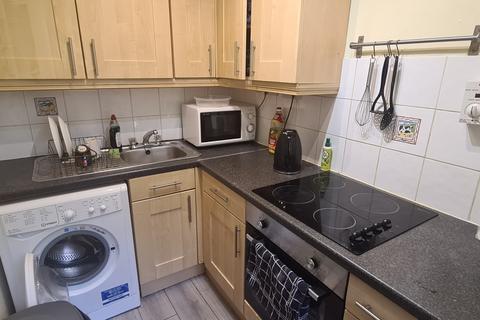 1 bedroom house to rent, Moorland Road, Leeds