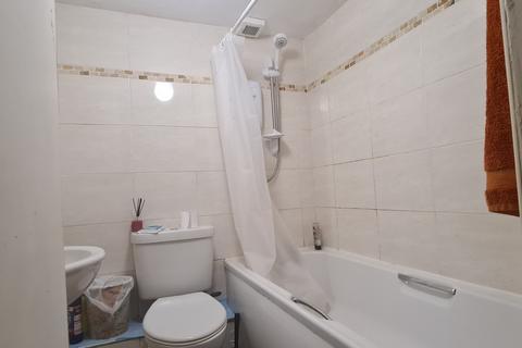 1 bedroom house to rent, Moorland Road, Leeds