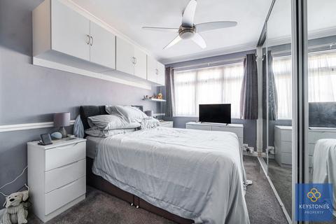 151 Carter Drive, Romford, RM5 2UX