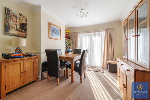 151 Carter Drive, Romford, RM5 2UX
