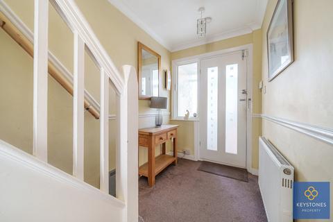 151 Carter Drive, Romford, RM5 2UX
