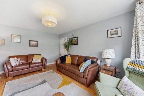 46 Lothian Drive, Clarkston, Glasgow, G76 7NB