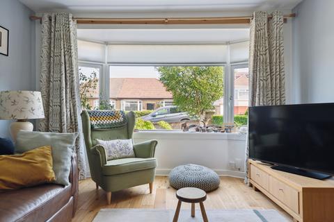 46 Lothian Drive, Clarkston, Glasgow, G76 7NB