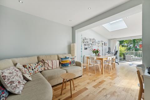 46 Lothian Drive, Clarkston, Glasgow, G76 7NB