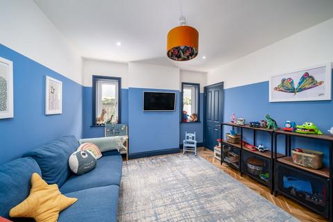 18 Dedmere Road, Marlow, SL7 1PG