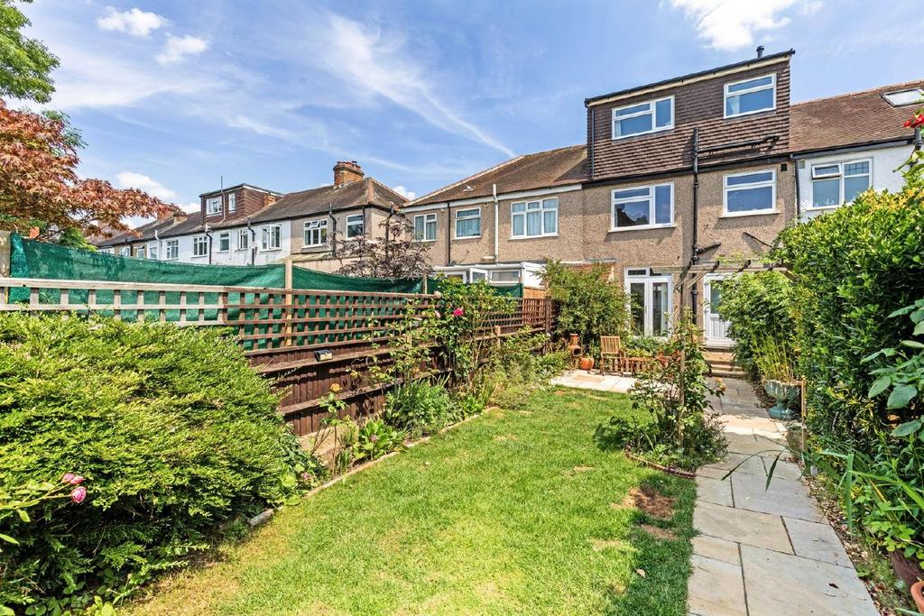 Seaforth Avenue, New Malden 4 bed terraced house £650,000
