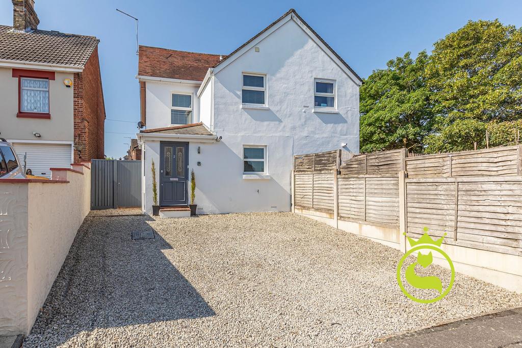 Poole, Poole BH12 2 bed semidetached house for sale £350,000
