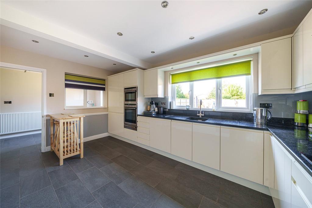 Kitchen/Breakfast Rm