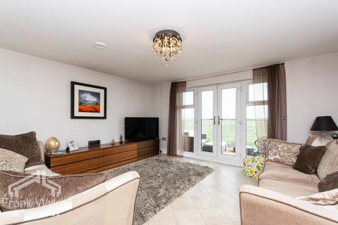 2 bedroom flat for sale, Estuary View, Victory Boulevard,  Lytham