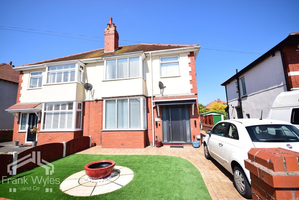 Lawrence Avenue, Lytham St Annes, Lancashire 3 bed semidetached house