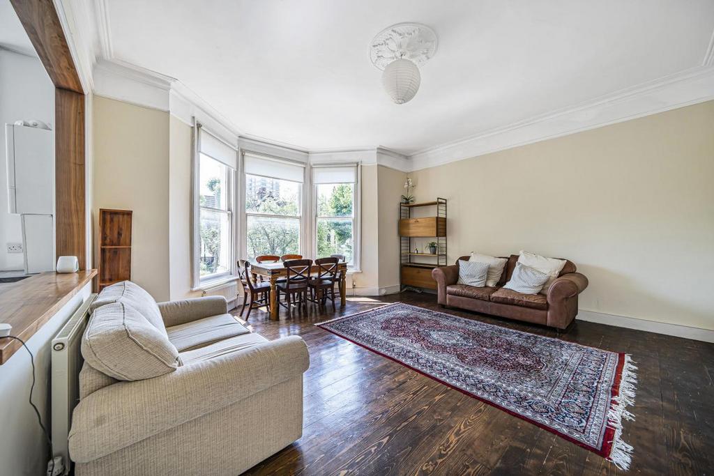 Fordwych Road, West Hampstead 2 bed flat for sale £525,000