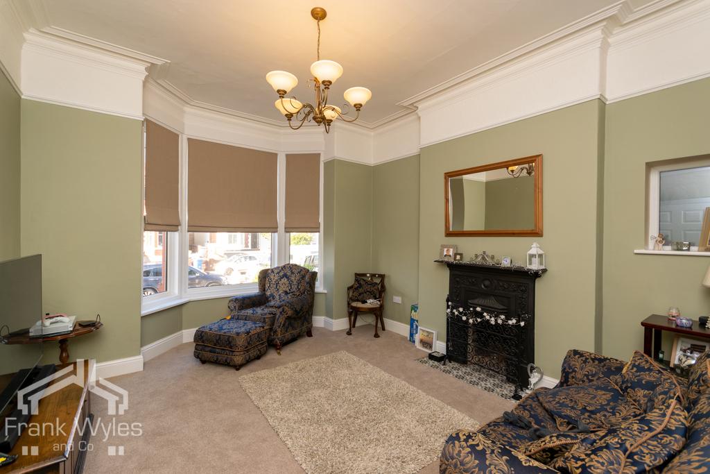Lightburne Avenue, Lytham St Annes, Lancashire 5 bed semidetached