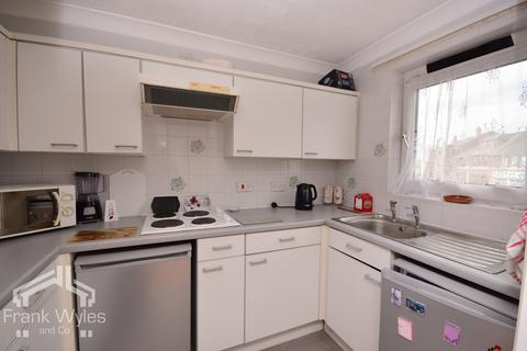 1 bedroom flat for sale, Clifton Drive North, Lytham St Annes, Lancashire