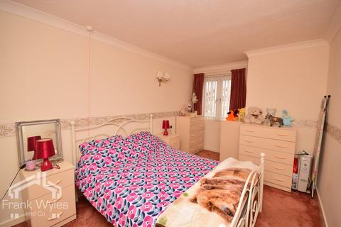 1 bedroom flat for sale, Clifton Drive North, Lytham St Annes, Lancashire