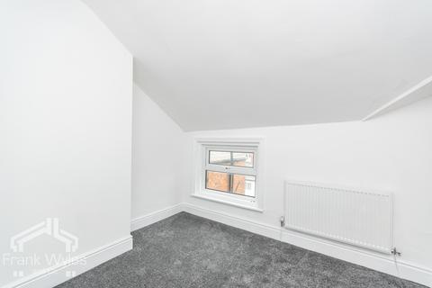 2 bedroom flat to rent, The Crescent, Lytham St Annes, Lancashire