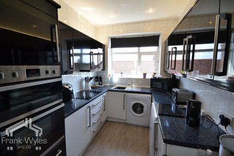 2 bedroom flat for sale, Clifton Drive South, Lytham St Annes, Lancashire